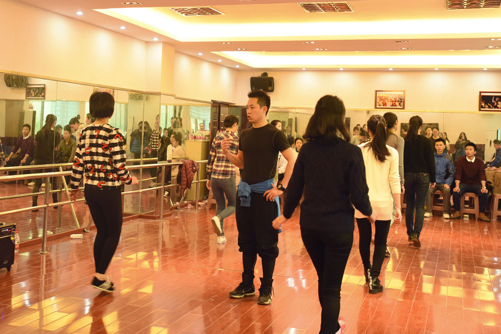 重庆一中观摩大学城一中舞蹈课程